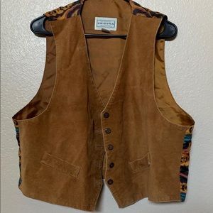 🔮🔮Brown faux leather vest tribal print on back